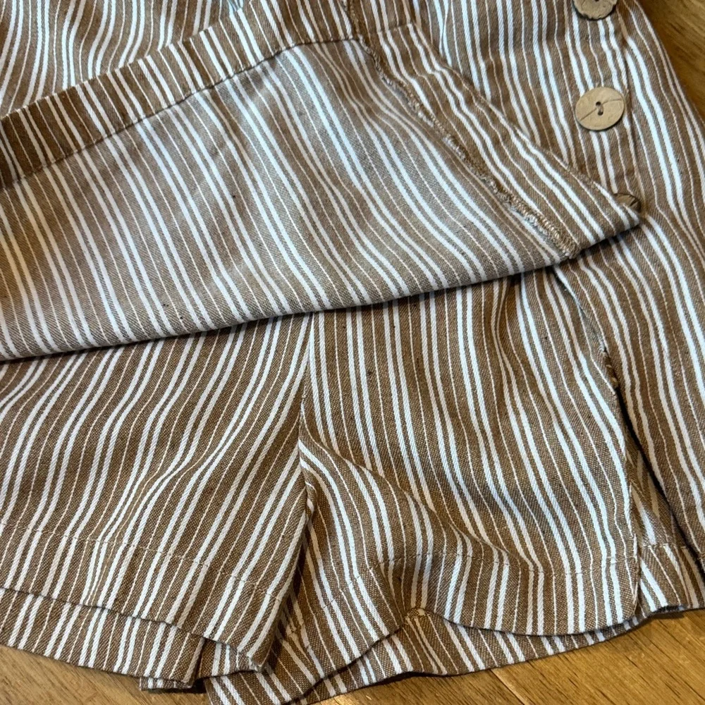 Cotton Candy Brown and White Striped Skort - Picture 4 of 4